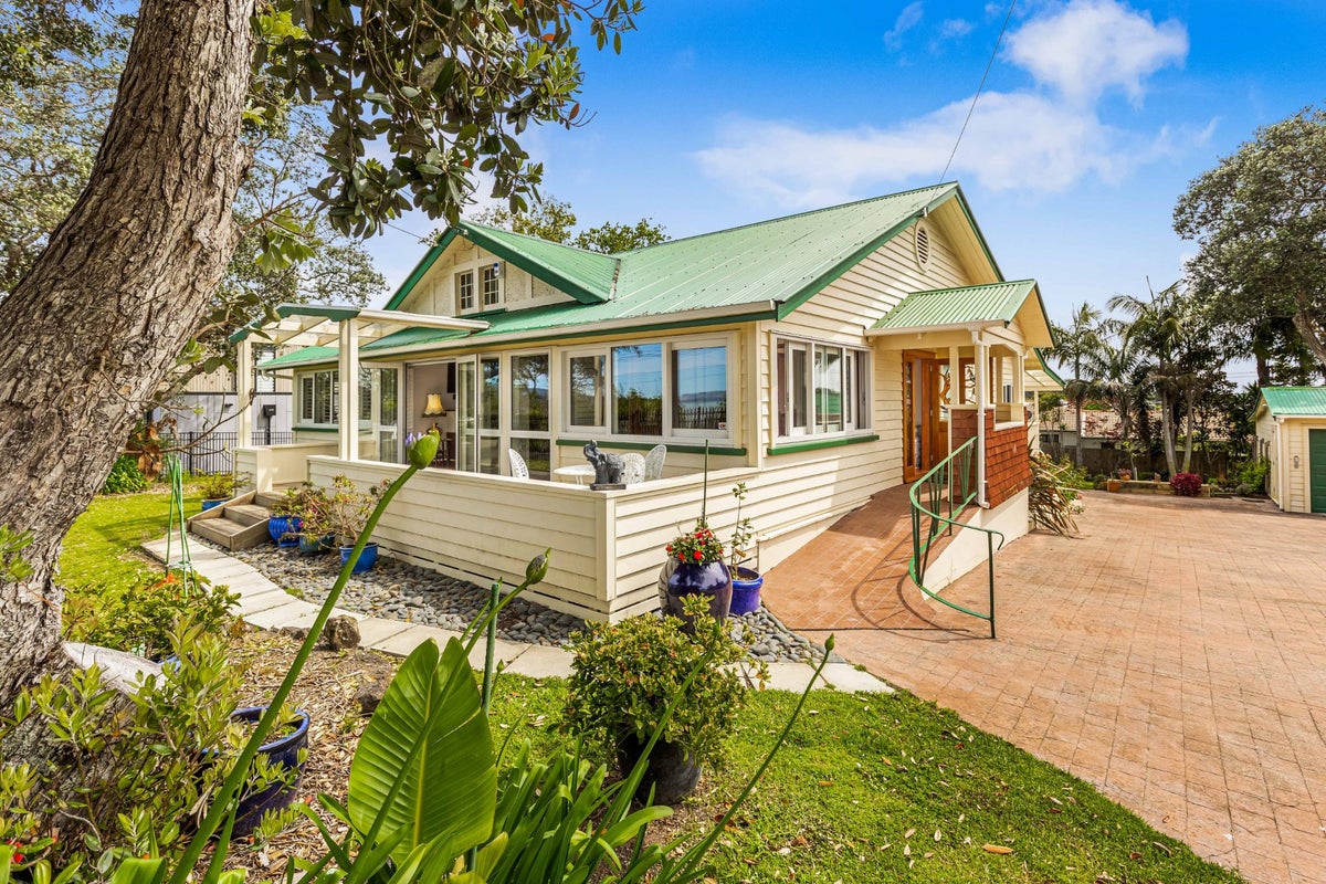 75 Taunton Terrace, Blockhouse Bay, Auckland - Carousel 2