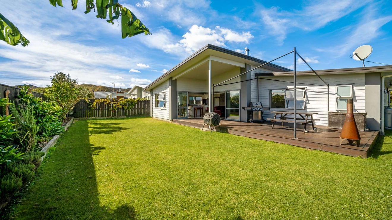 10 Tuamotu Park, Wainui, Gisborne - Carousel 2