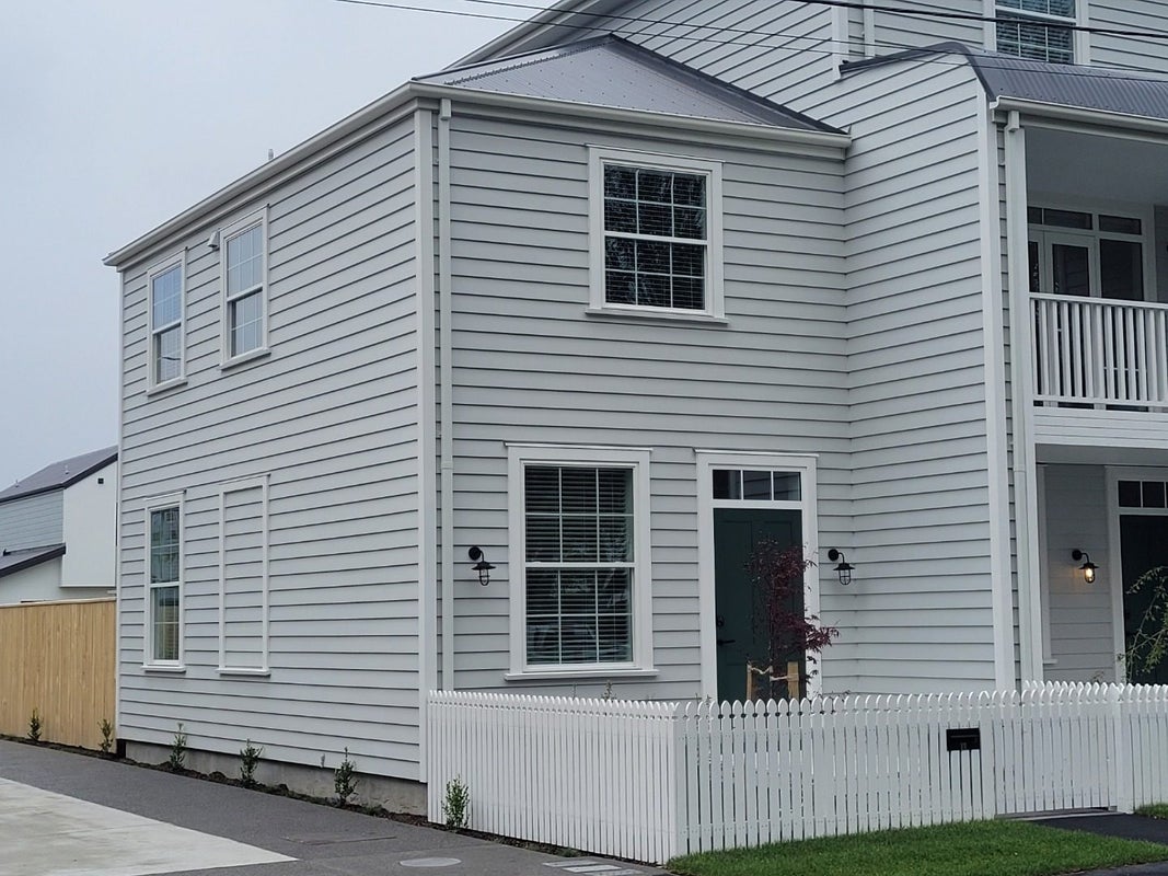 1/11 Bunyan Street, Waltham, Christchurch - Carousel 1