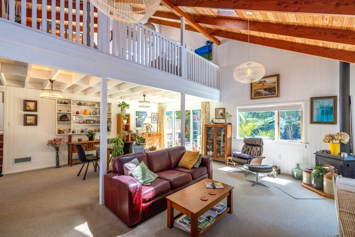 50A Bay Road, Ostend, Waiheke Island - Carousel 2
