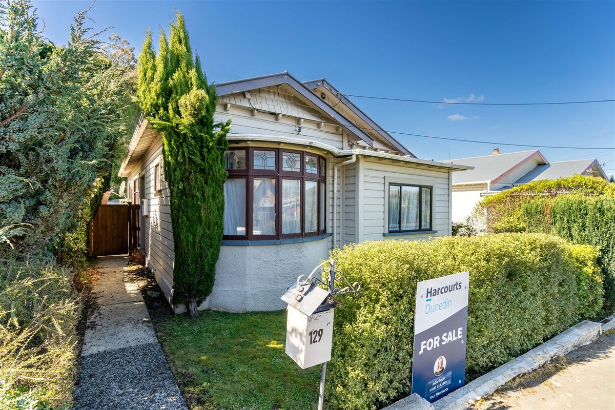 129 Glen Road, The Glen, Dunedin - Carousel 1