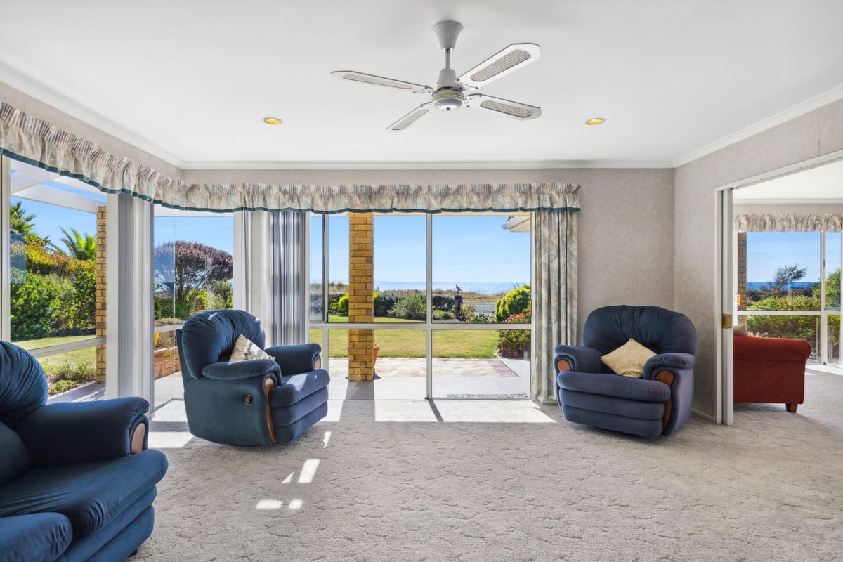 15 Selwyn Street, Pohara - Carousel 2
