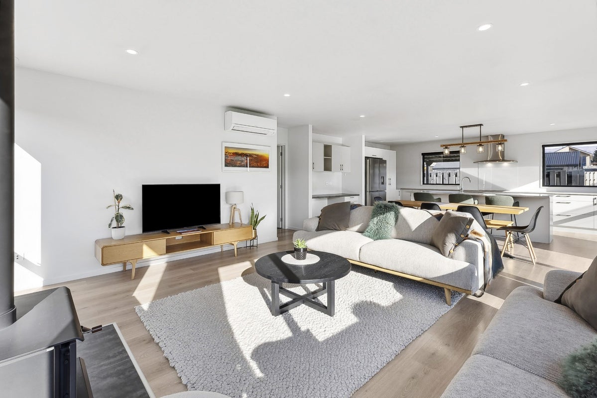 51 Obelisk Street, Wanaka - Carousel 2