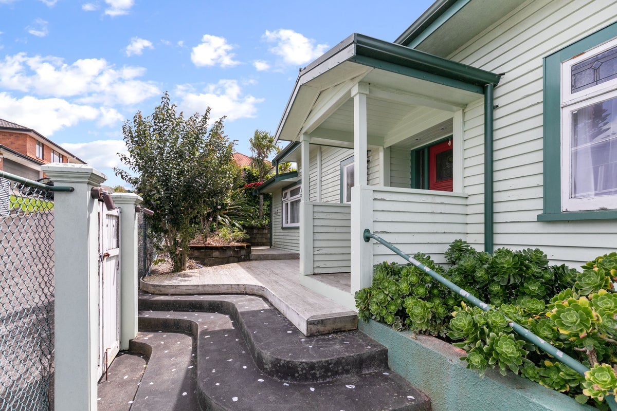 26A Mountain Road, Mangere Bridge, Auckland - Carousel 2