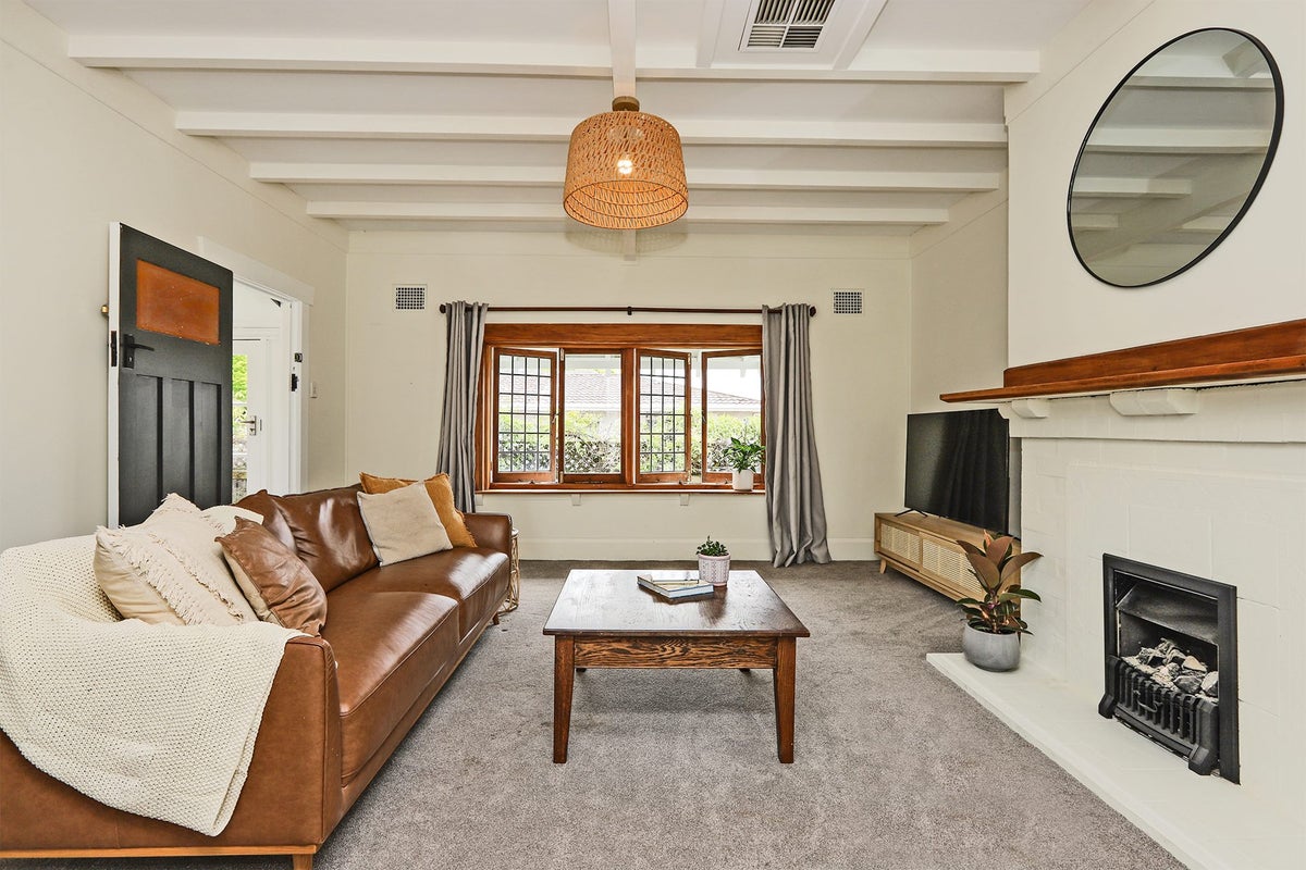 507 Southampton Street West, Hastings, Hastings - Carousel 2