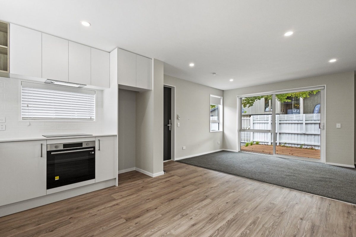 2/21 Leamington Street, Addington, Christchurch - Carousel 2