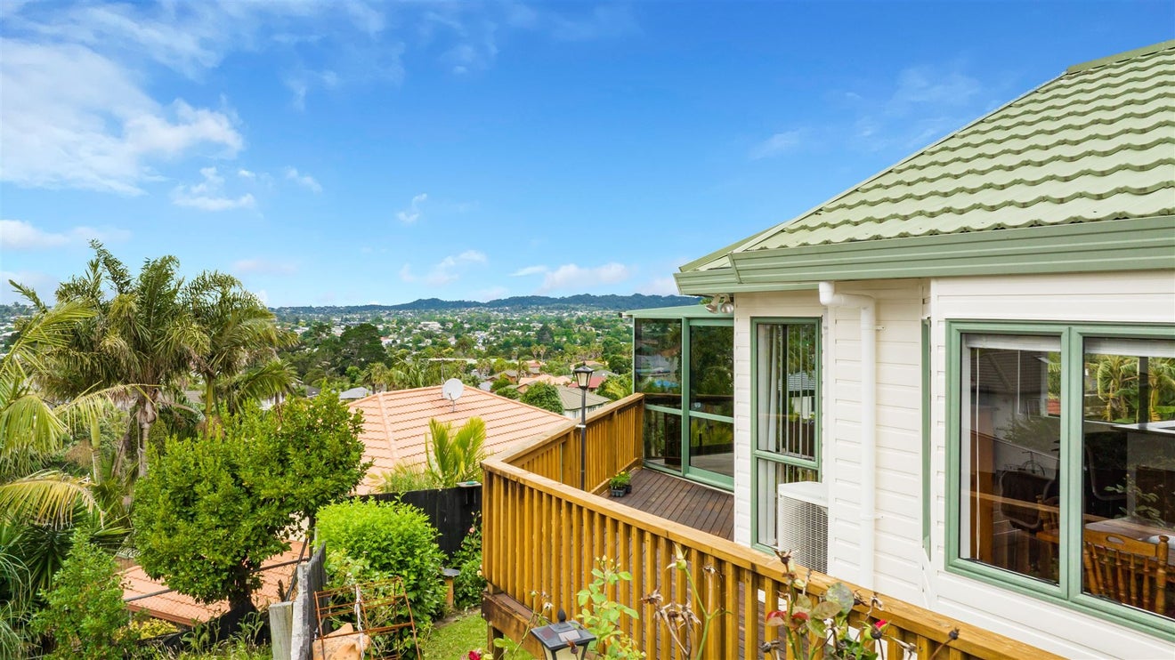 1/204 Sturges Road, Henderson, Auckland - Carousel 2