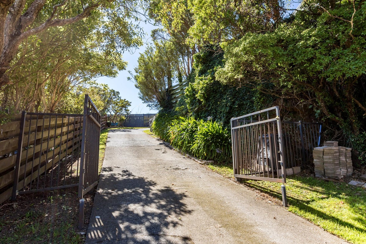 23 Cypress Drive, Maungaraki, Lower Hutt - Carousel 22