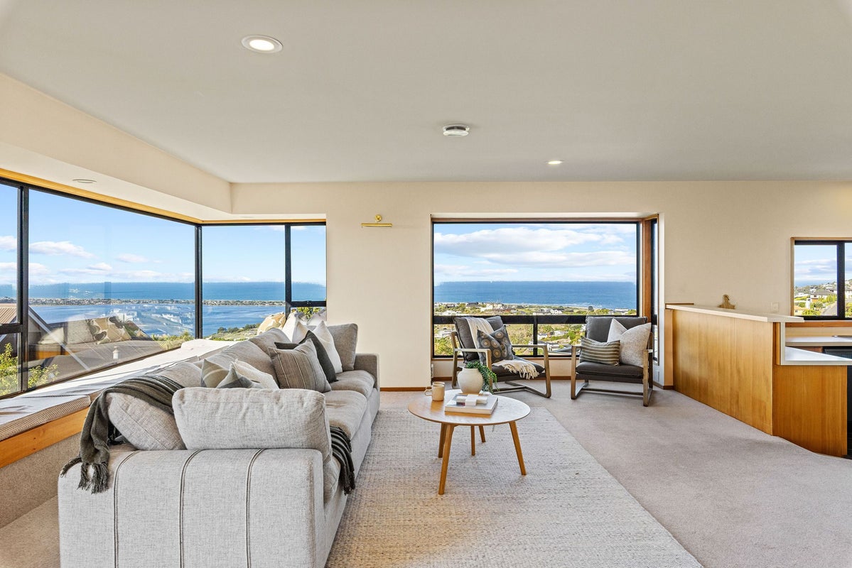 10 Luxton Place, Mount Pleasant, Christchurch - Carousel 2