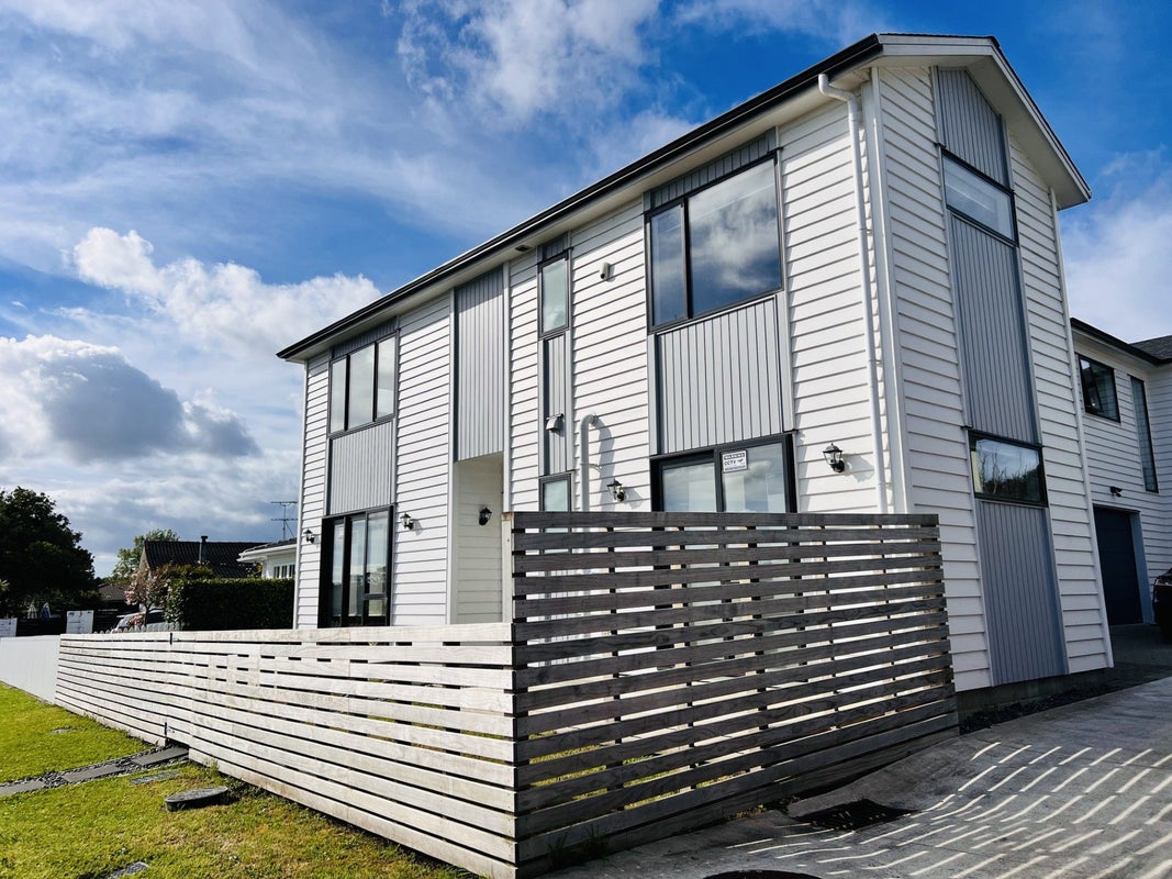 7A Tupaki Place, Pakuranga Heights, Auckland - Carousel 2