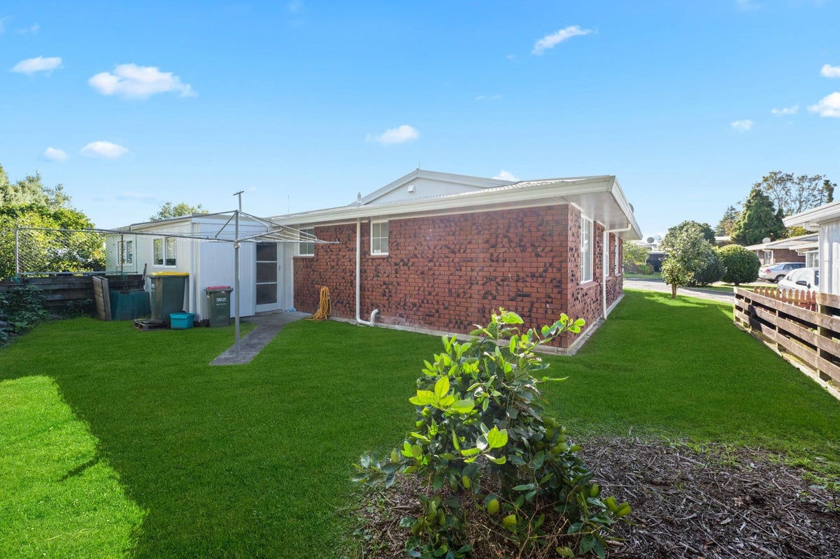 6/650 Grey Street, Hamilton East, Hamilton  - Carousel 2