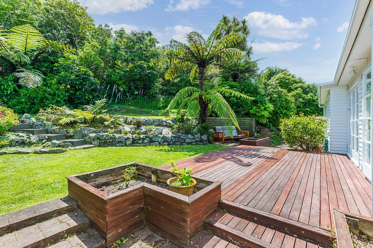 7 Berrymead Way, Karori, Wellington - Carousel 2