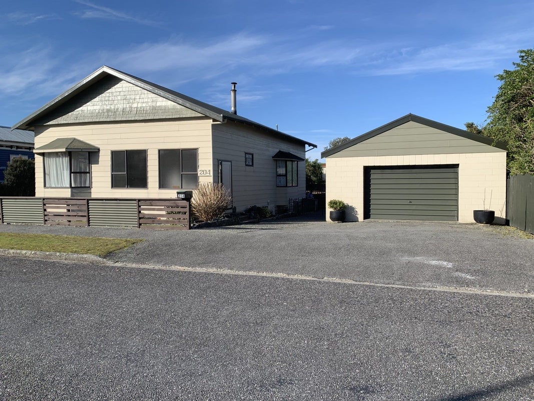204 Revell Street, Hokitika - Carousel 1