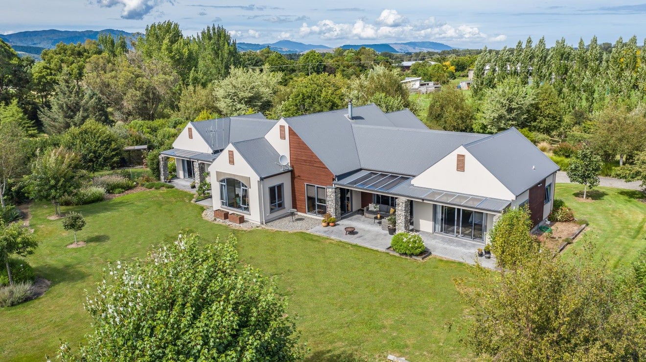 9 Western Rise, Ohau, Levin - Carousel 1