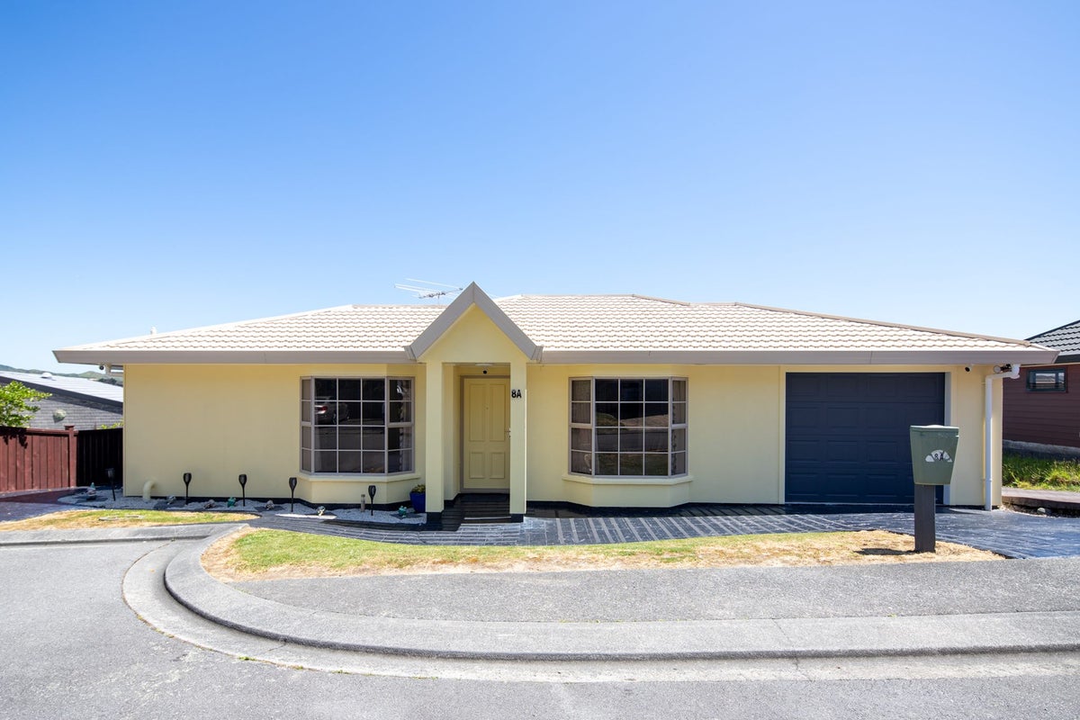 8A Sunningdale Lane, Woodridge, Wellington - Carousel 1