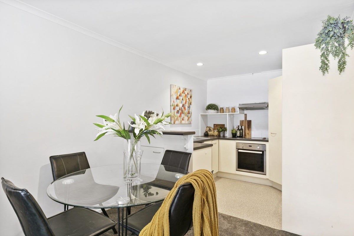 19 Ballantrae Place, Thorndon, Wellington - Carousel 2
