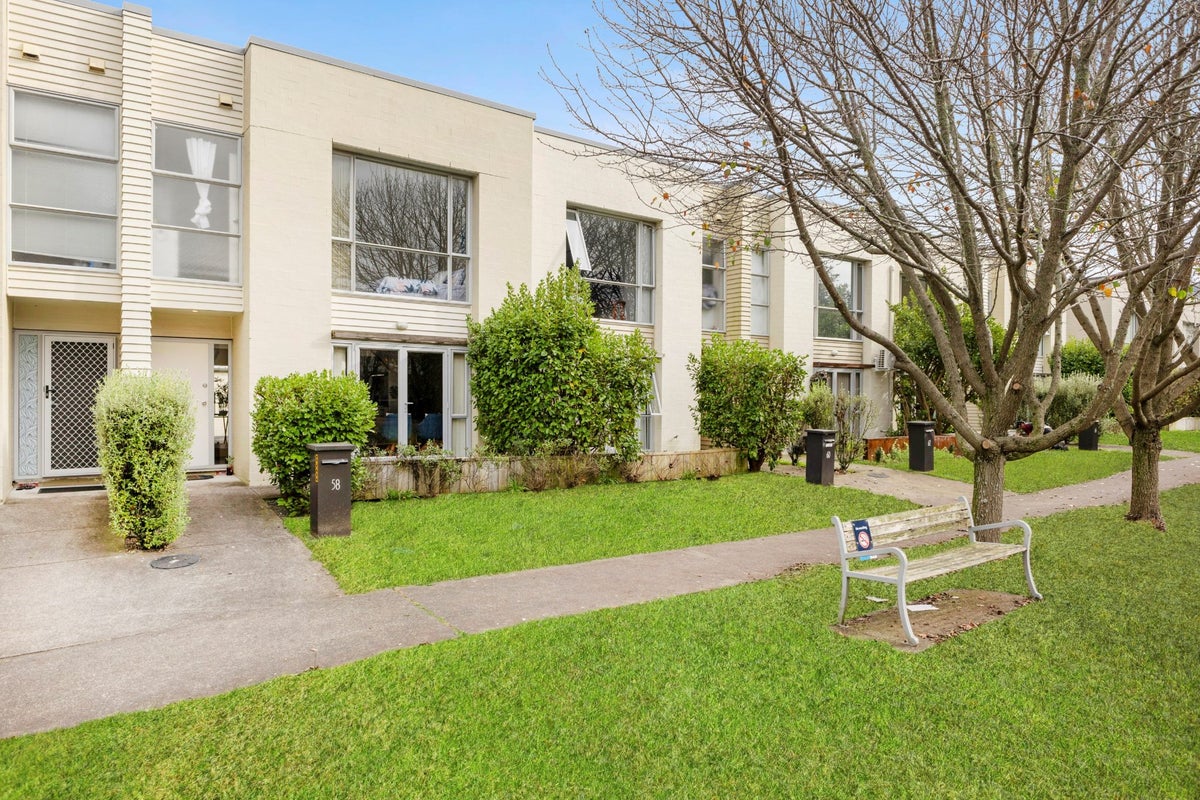 58 Kuaka Drive, Takanini, Auckland - Carousel 1