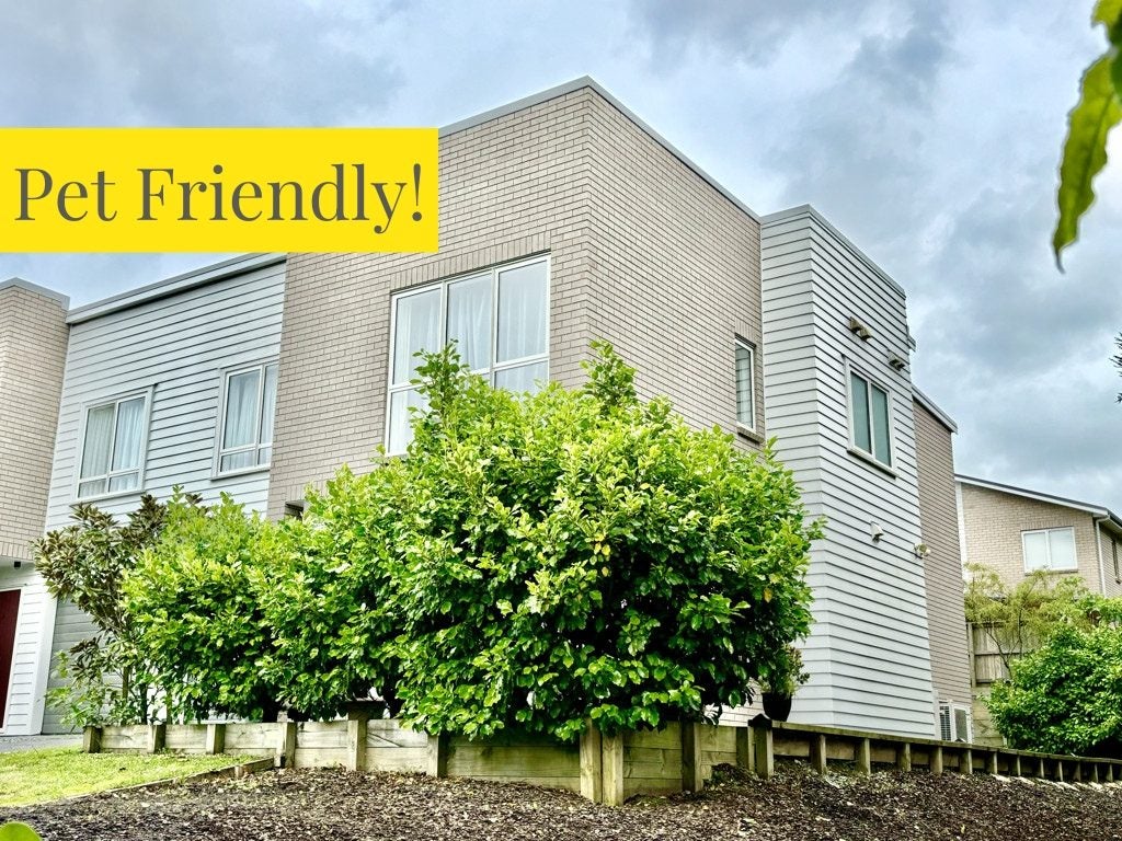 15 Purei LANE, Massey, Auckland - Carousel 1