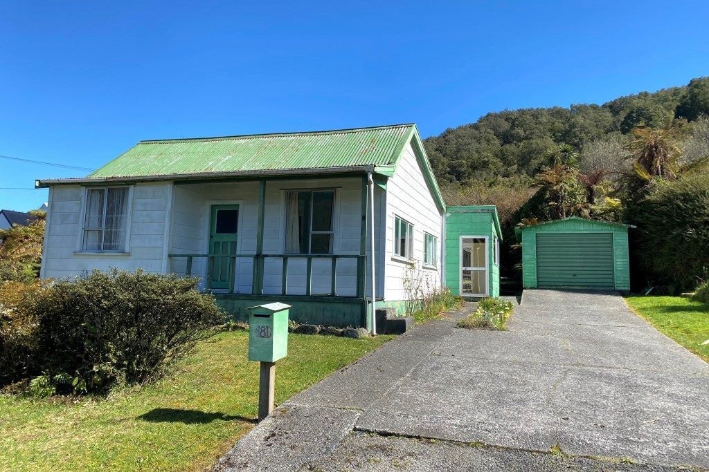 8 Oxford Street, Taylorville, Greymouth - Carousel 1