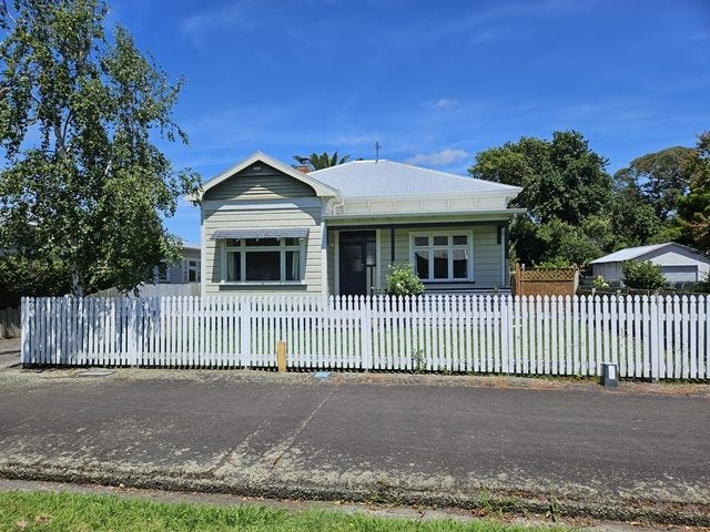 22 Ngaio Street, West End, Palmerston North - Carousel 1