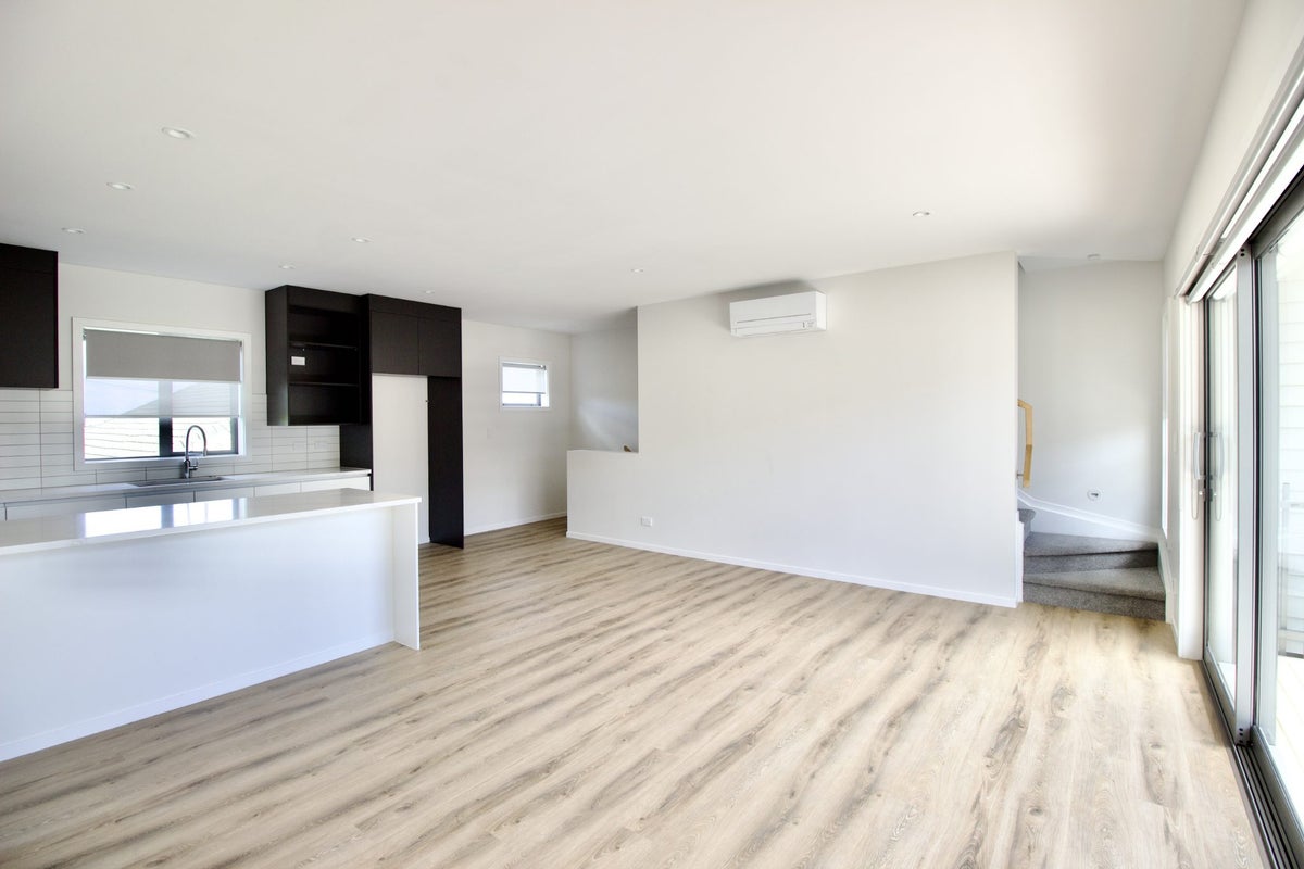 3/94 Target Road, Totara Vale, Auckland - Carousel 2