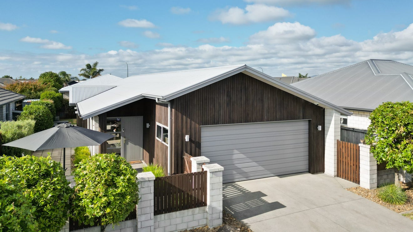 5 Hebe Crescent, Papamoa Beach, Tauranga, Bay Of Plenty - Carousel 2