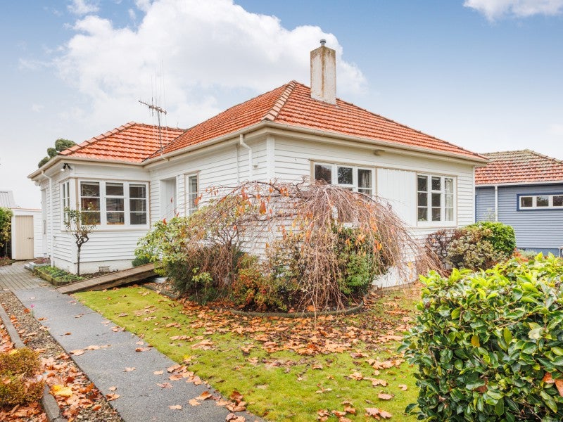 42 Rangiora Avenue, Roslyn, Palmerston North - Carousel 1