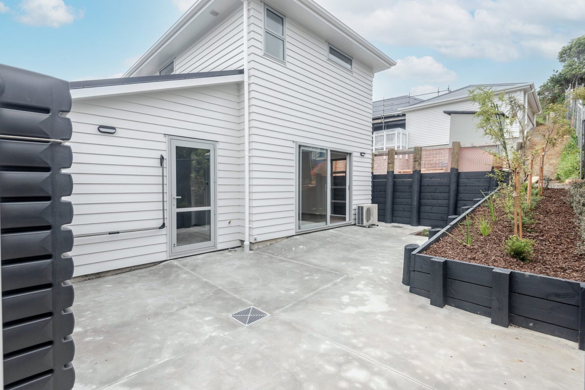 27C Ranui Terrace, Tawa, Wellington - Carousel 15