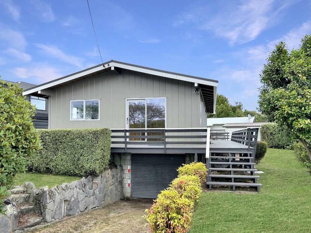 5 Aubrey Crescent, Rainbow Point, Taupo - Carousel 1