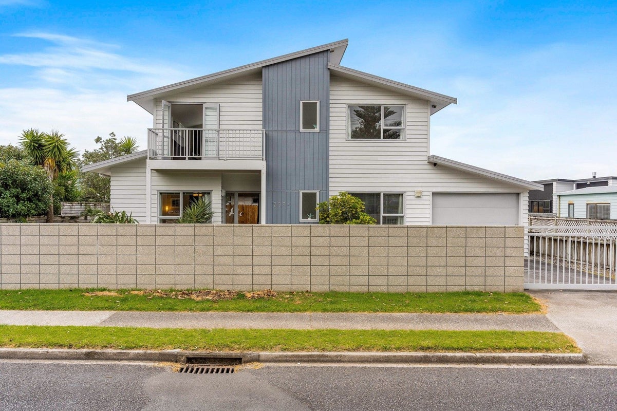 208A Ocean Road, Whangamata - Carousel 1