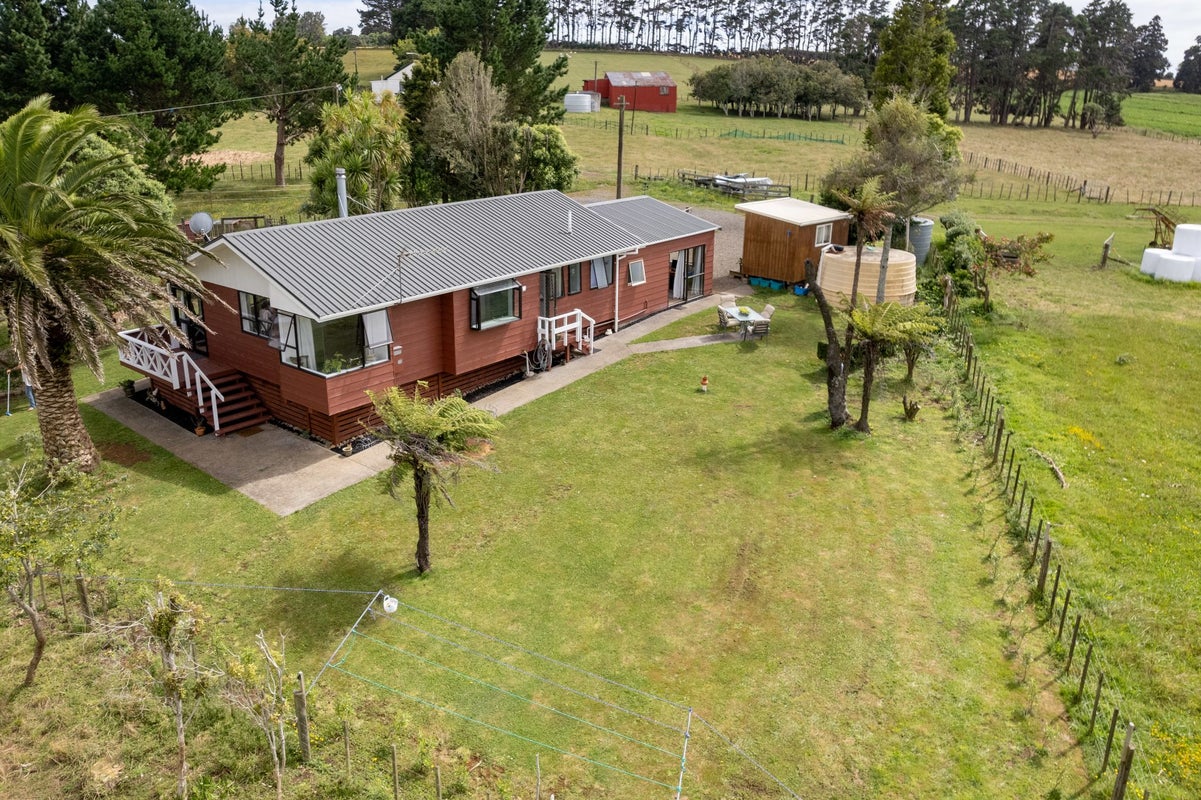 33 Arapoto Road, Tuakau - Carousel 1