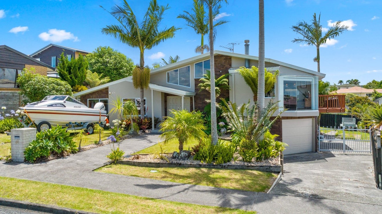 44 Westpark Drive, West Harbour, Auckland - Carousel 2