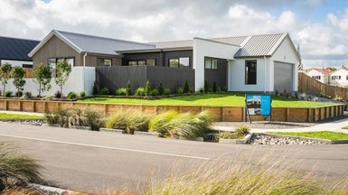 40 Ashford Avenue, Hokowhitu, Palmerston North - Carousel 1
