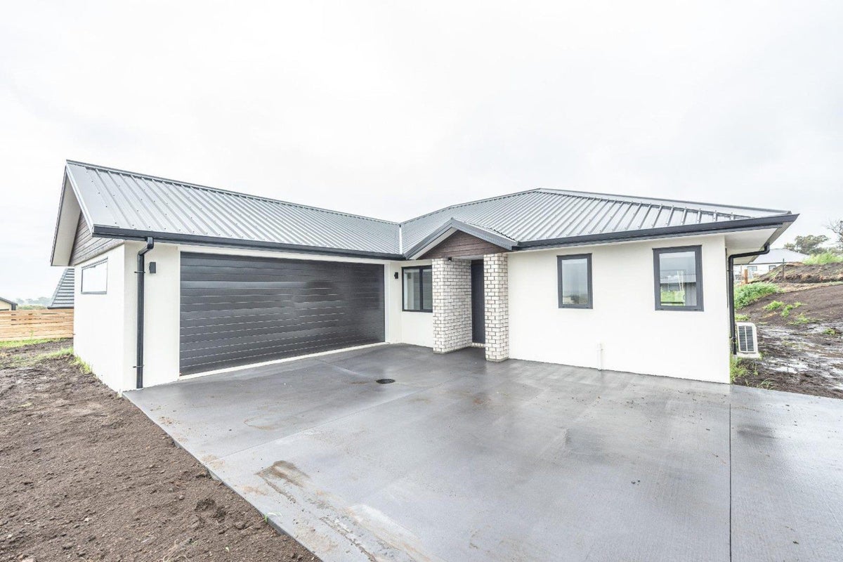 32 Tirimoana Place, Otamatea, Whanganui - Carousel 1