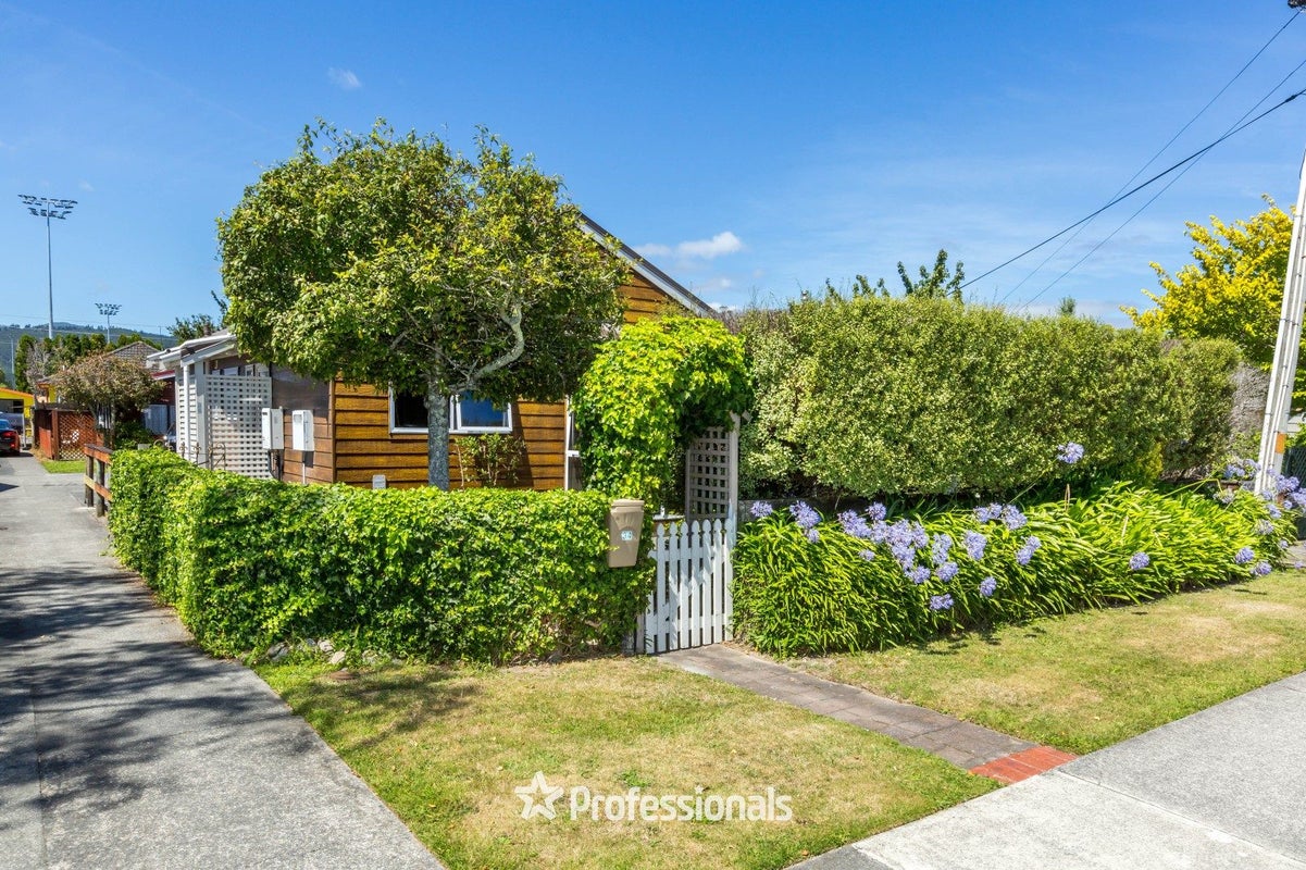 34C Palmer Crescent, Silverstream, Upper Hutt - Carousel 1