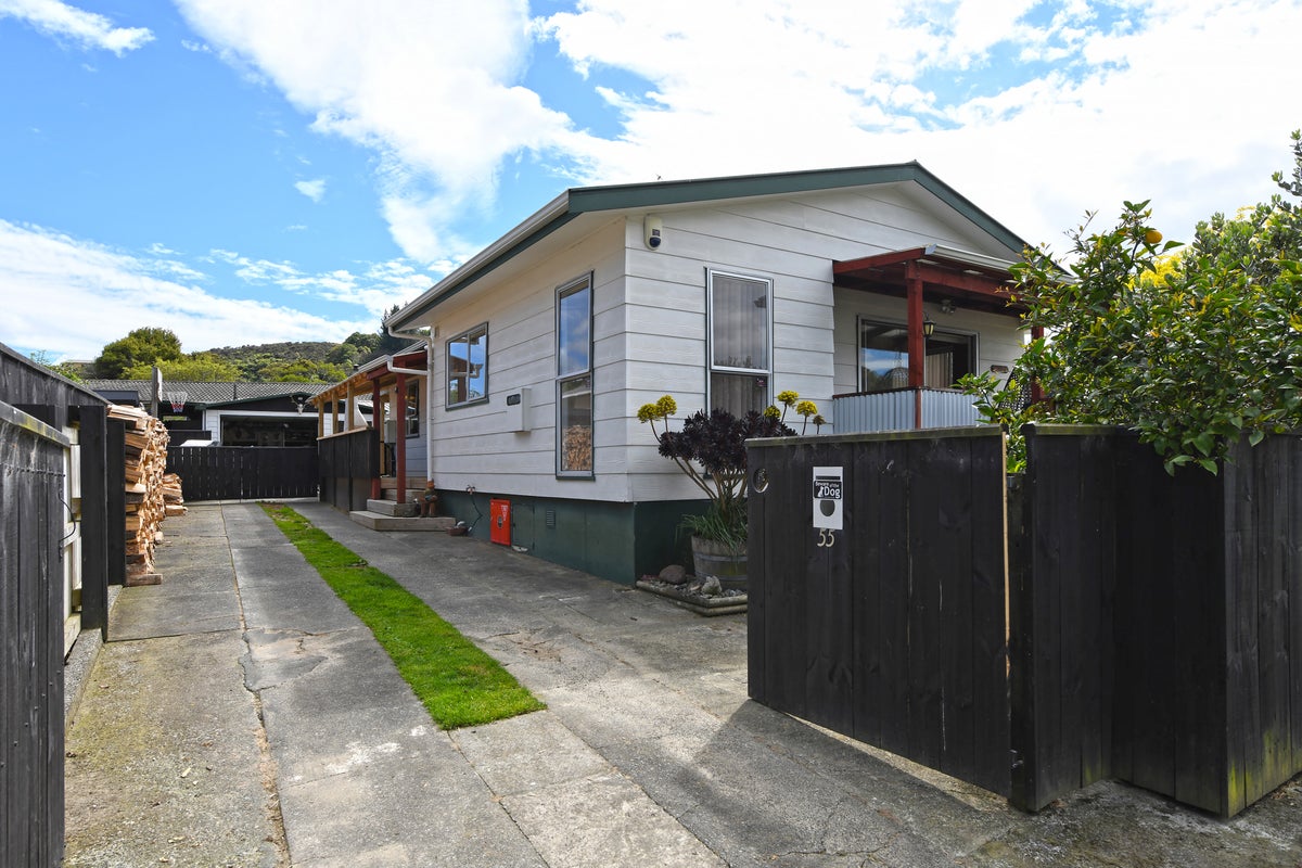 55 Gemstone Drive, Birchville, Upper Hutt - Carousel 1