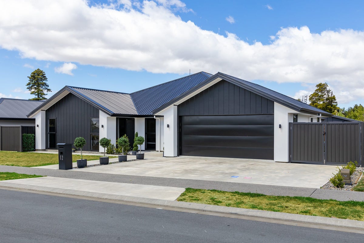 12 Barracks Avenue, Solway, Masterton - Carousel 1