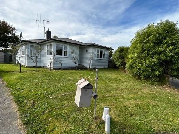 14 Conway Place, Terrace End, Palmerston North - Carousel 1