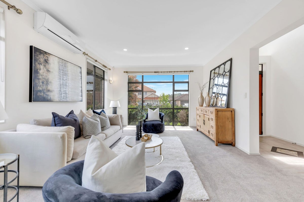 14 Malahide Drive, Flat Bush, Auckland - Carousel 2