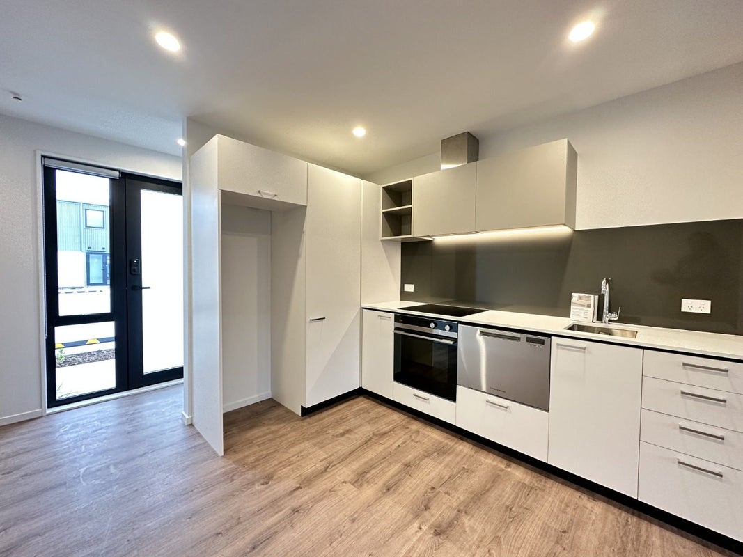 3/30 Frederick Street, Waltham, Christchurch - Carousel 2