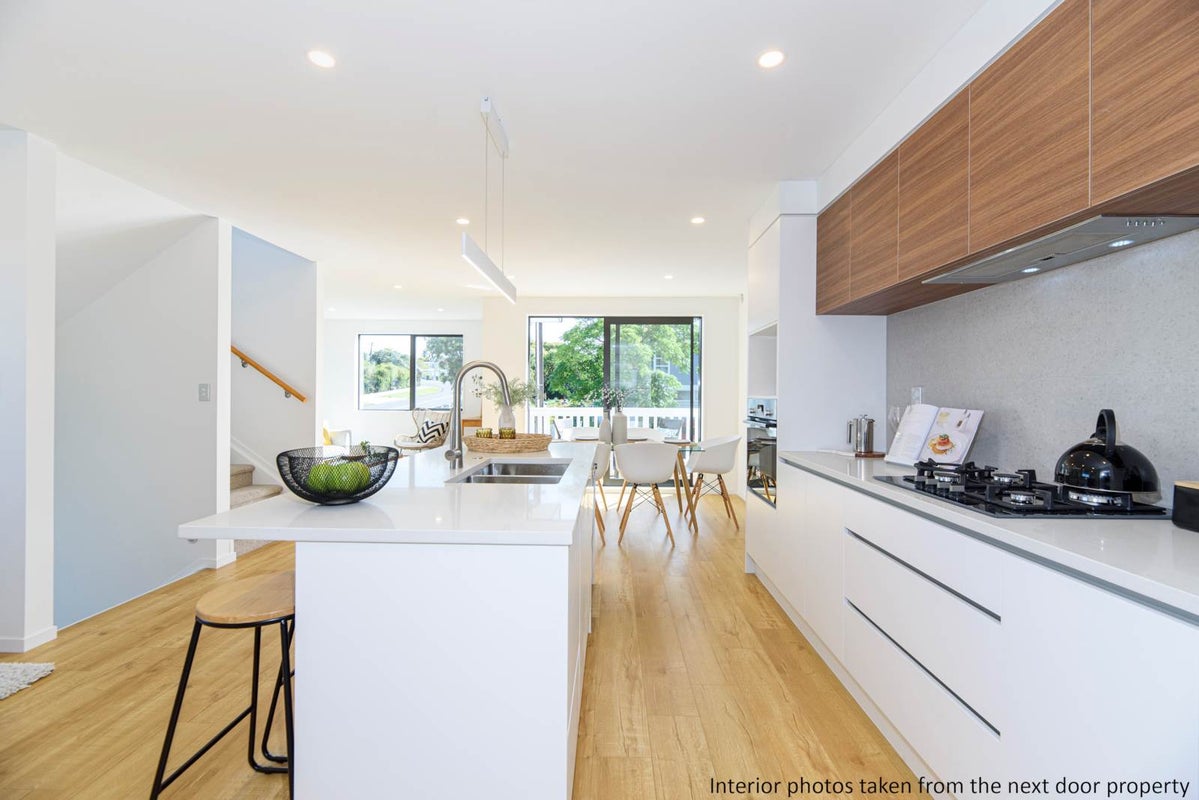 98 Rosamund Avenue, New Windsor, Auckland - Carousel 1