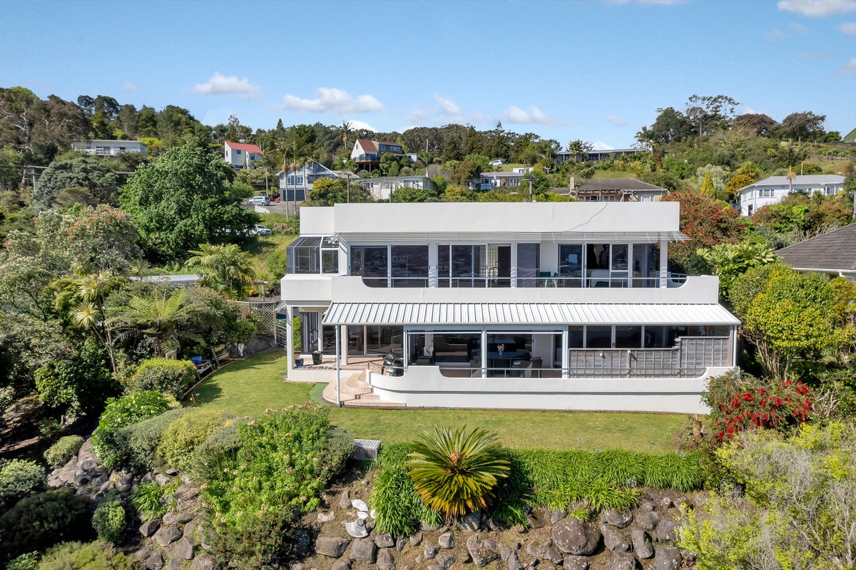 8 Punga Grove Avenue, Riverside, Whangarei - Carousel 1