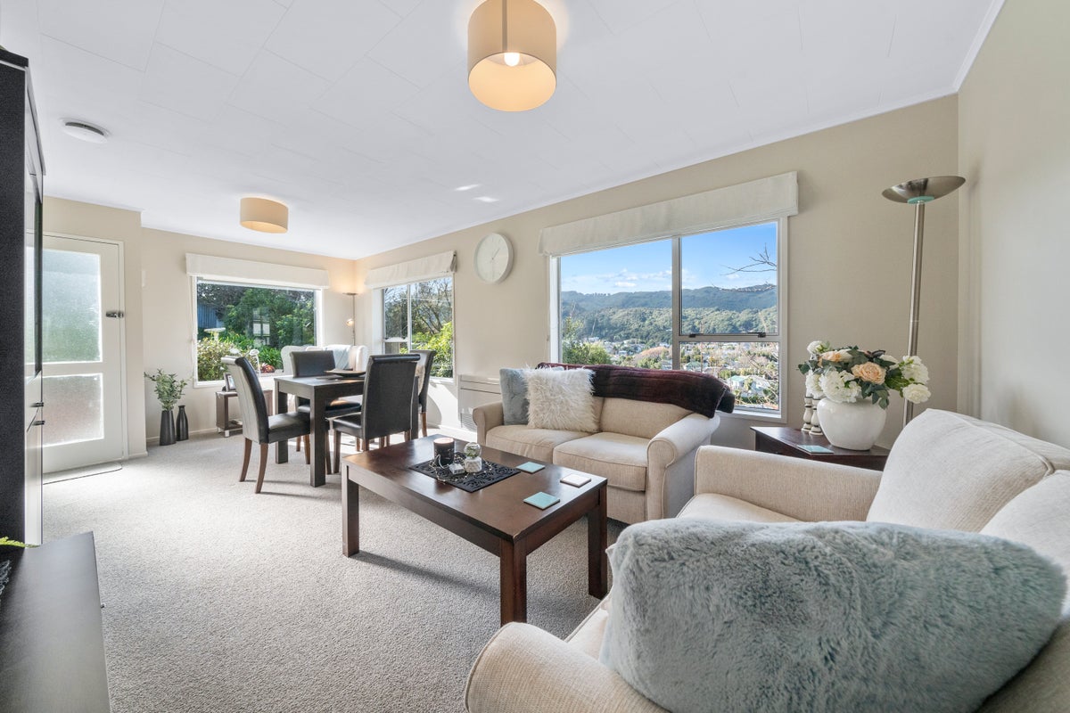 1/3 Ely GR, HOMEDALE, WAINUIOMATA - Carousel 2