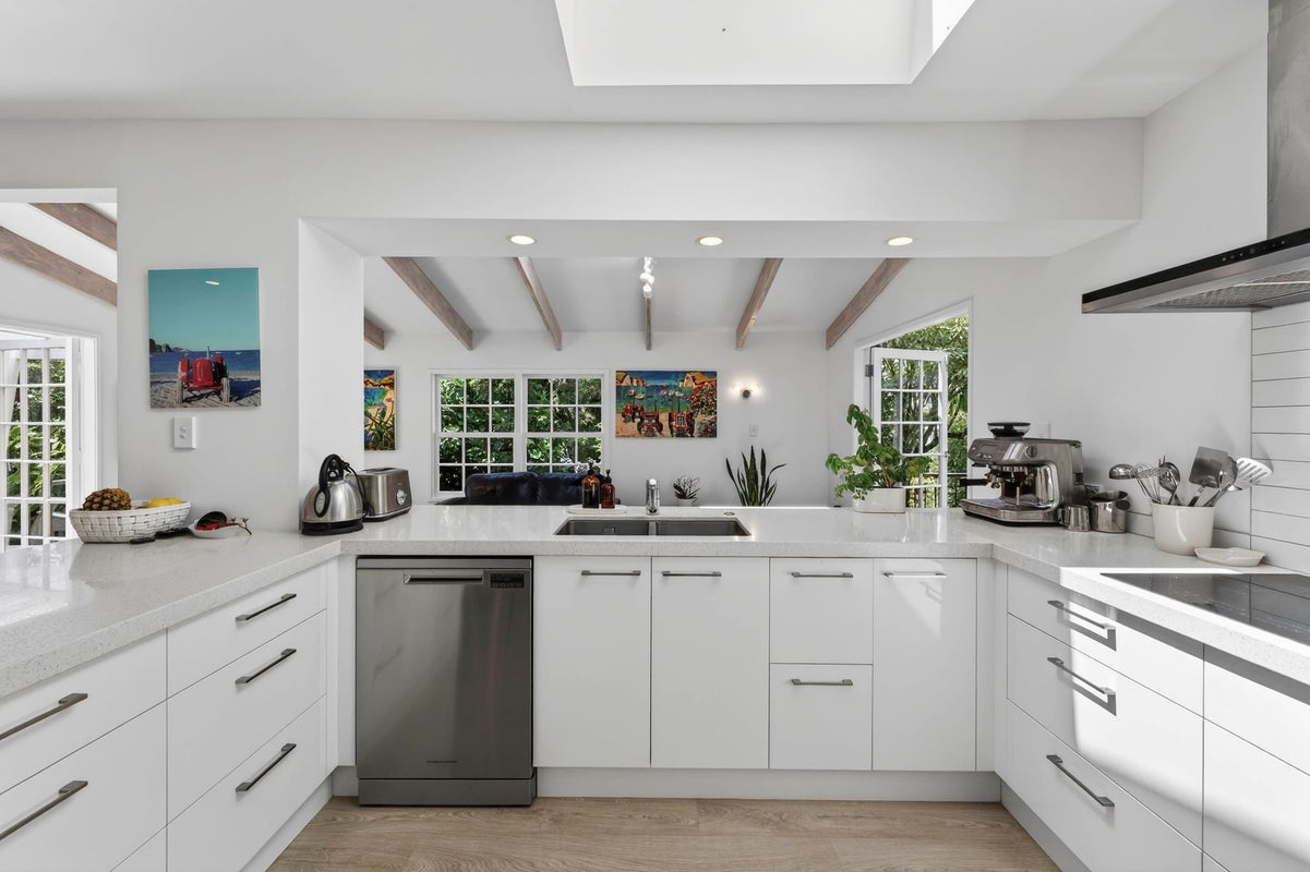 33A Waiatarua Road, Remuera, Auckland - Carousel 2