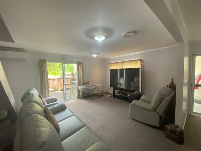 82 Middleton Road, Churton Park, Wellington - Carousel 2