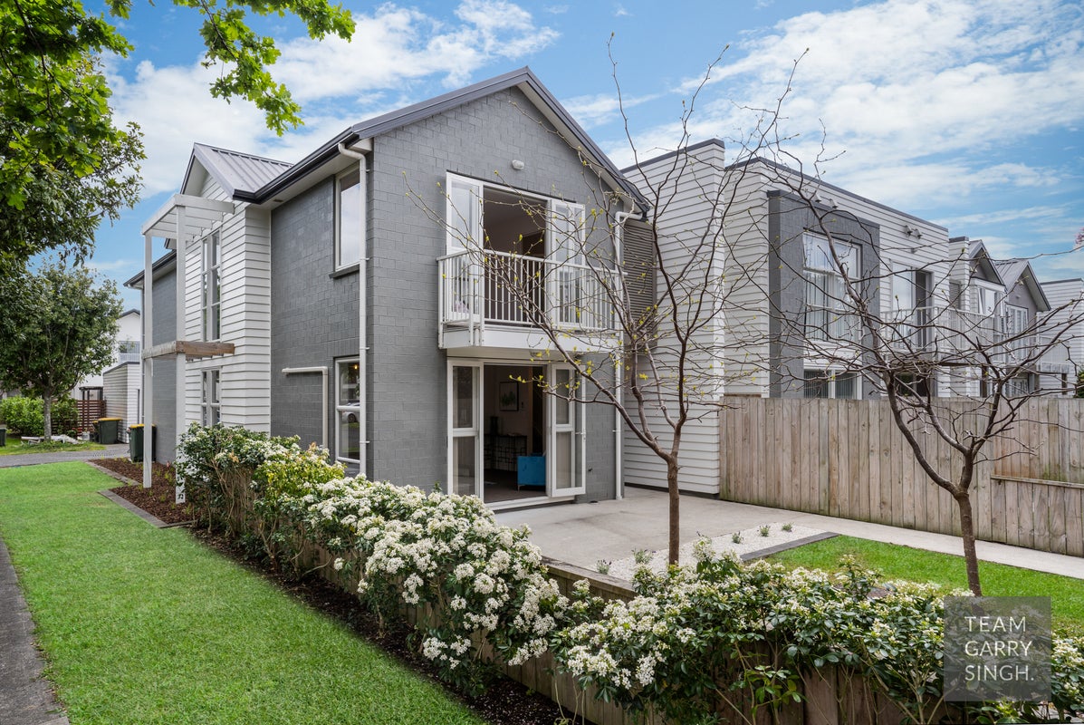 63 Phar Lap Crescent, Takanini, Auckland - Carousel 1