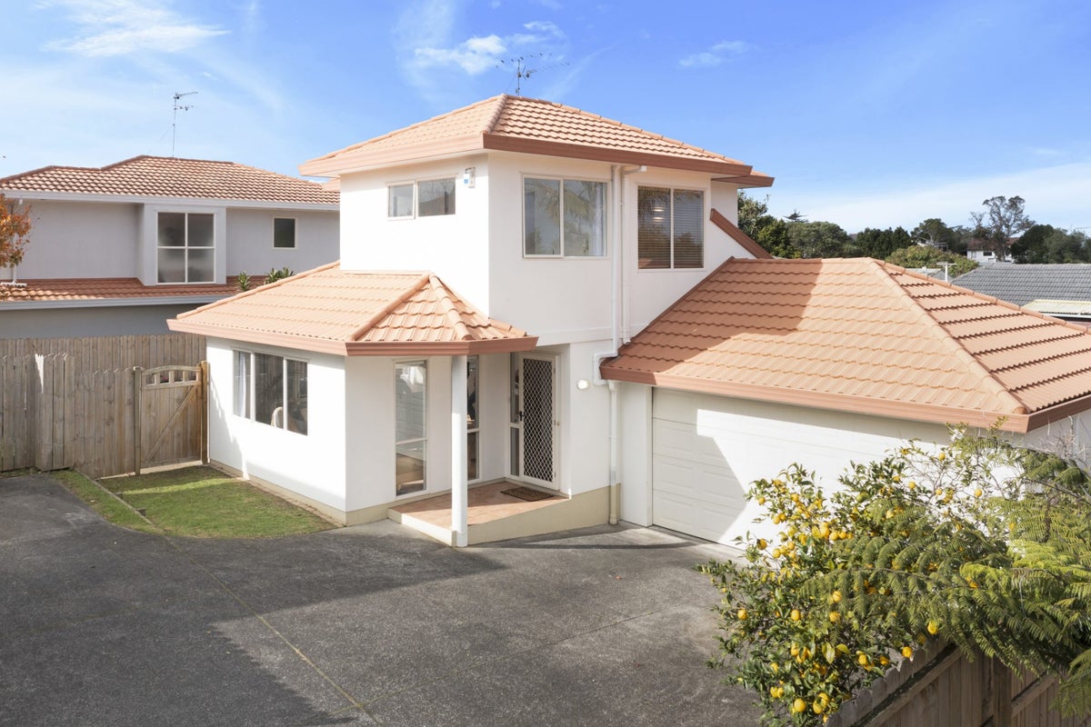 2/1 Mossop Rise, Glenfield, Auckland - Carousel 2