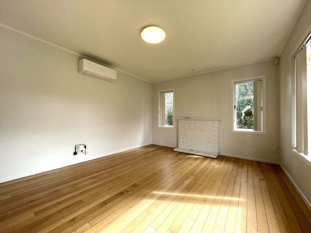 20 Wilsher Crescent, Henderson, Auckland - Carousel 2