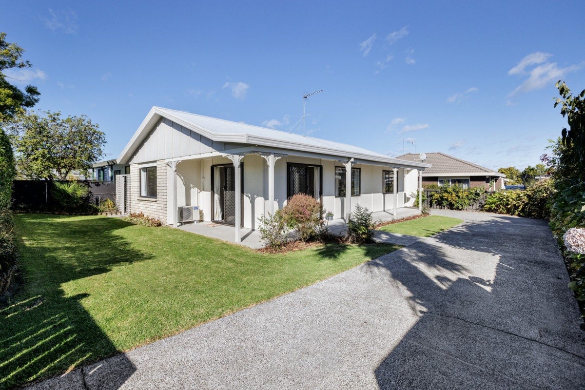 2 Yatton Street, Greerton, Tauranga - Carousel 1