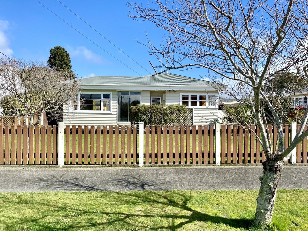 6 York Avenue, Heretaunga, Upper Hutt - Carousel 1